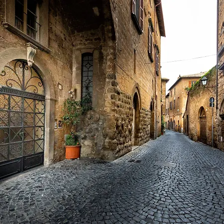 Affittacamere Istituto Ss Salvatore 3*